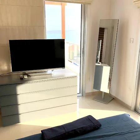 Villa Elegant In With Sea View And Private Pool Peyia