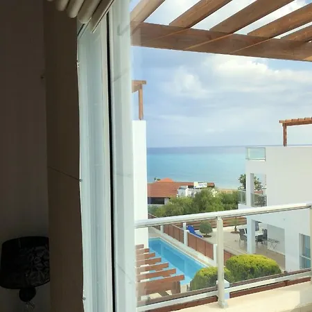 Elegant In With Sea View And Private Pool Peyia