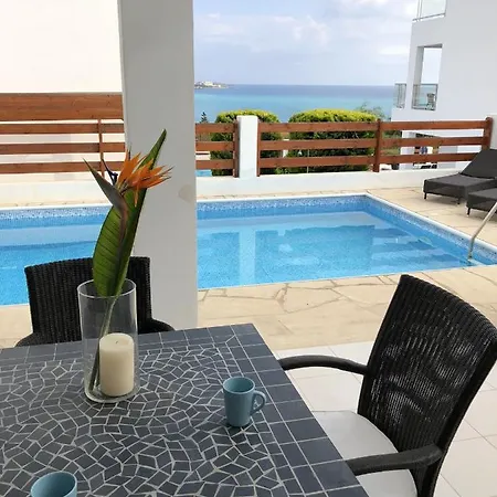 Elegant In With Sea View And Private Pool Villa Peyia