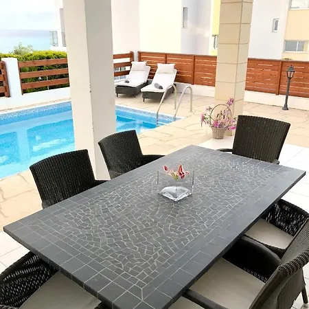 Elegant In With Sea View And Private Pool *